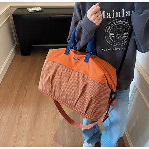Expandable sports duffel bag, large capacity travel luggage bag for short trips and fitness.