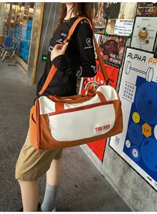 Large capacity travel duffel bags stylish shoulder bag for daily gym sports use.