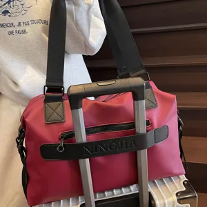 Grand sac de voyage imperméable pour homme, sac de sport avec sangle pour valise.