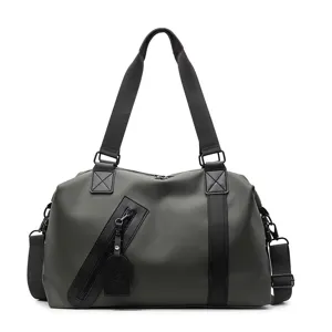 Grand sac de voyage imperméable pour hommes, sac de sport idéal pour le fitness et les week-ends.