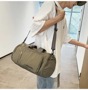 Multifunktionale wasserdichte Reise-Umhängetasche, leichte einfarbige Sport-Fitness-Tasche.