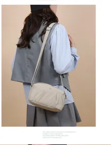 Sac bandoulière en nylon pour femme sac à épaule quotidien avec design plissé élégant.