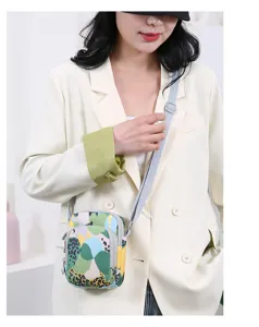 Sac bandoulière vertical en nylon pour téléphone, mini sac coloré imprimé abstrait femme