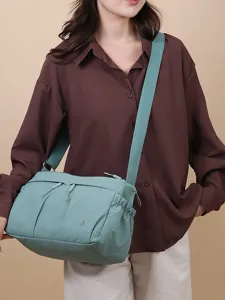 Sac bandoulière léger en nylon avec multi-poches, sac de voyage décontracté pour femmes.