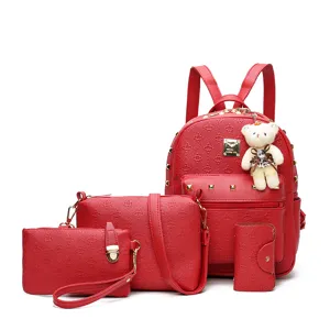 Ensemble de sacs a dos mode rouge 4 pieces avec pendentif ours et bandouliere en cuir PU