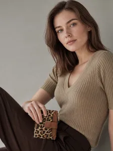 Portafoglio casual stampa leopardato da donna porta carte con dettagli raffinati.
