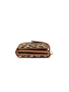 Piccolo portafoglio da donna leopardato vista laterale, design pieghevole compatto tasche.