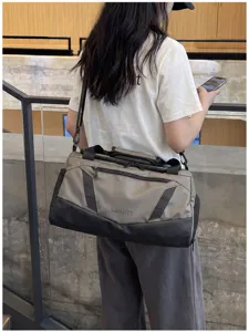 Λεπτομέρεια ανδρική τσάντα ταξιδιού casual, αδιάβλητη αθλητική τσάντα ώμου μεγάλη χωρητικότητα.
