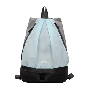 Grau hellblau schwarz wasserdichter Sportrucksack mit unterem Schuhfach zum Schwimmen.