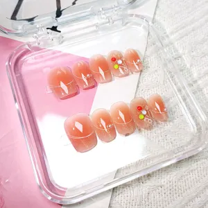 Juego de uñas postizas hechas a mano 3D, elegantes puntas de uñas degradadas cat-eye con perlas.