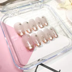 Detailed view of gentle cat eye rhinestone press on nails, handmade trapezoid french fake nails.