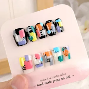 Uñas postizas hechas a mano con diseño patchwork colorido, forma trapezoidal corta, 10pz