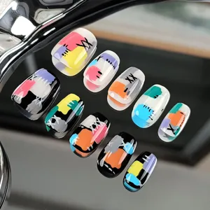 Uñas postizas coloridas patchwork cortas cuadradas bonitas uñas elegantes set 10pcs