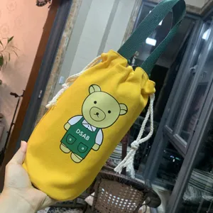 Joli sac de tasse à cordon en toile de dessin animé portable housse de bouteille d'eau.