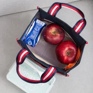 Insulated lunch bag for office workers and students with thick aluminum foil lining portable bento