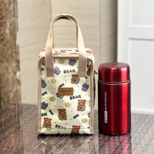 Cute bear insulated lunch bag with portable handle, waterproof and oilproof thermal pouch for daily use.