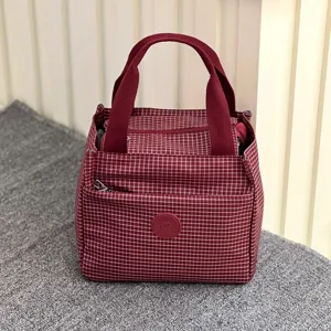 Rood-witte kleine ruit thermische lunchtas, geisoleerde handtas voor werk en school pendelen.