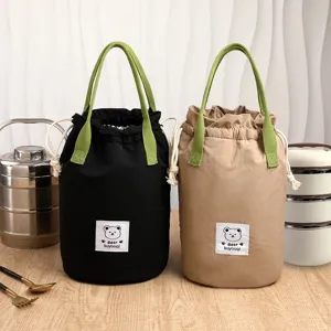 Isolierte tasche mit süßem bären muster, wasserdichte henkeltasche für mahlzeiten.