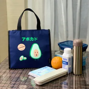 Isolierte tasche mit niedlichem avocado muster, ideal für schule, büro und täglichen gebrauch.