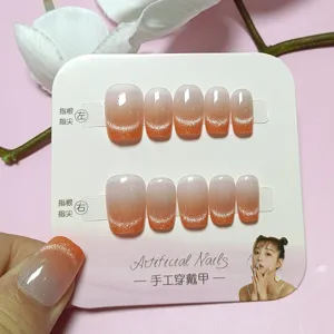 Kurze künstliche Nägel mit Farbverlauf Cat Eye Effekt, handgemachte Nagelkunst 10 Stk.