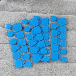 24 Stueck transparente Glibber Klebepads fuer kuenstliche Naegel doppelseitig wasserdicht Detail