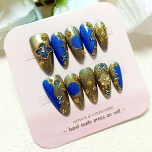 Uñas a Presión de Ojo de Gato Azul Barroco Vintage Uñas Falsas de Almendra Hechas a Mano Adorno de Strass Oro Relieve 3D Uñas Postizas Decorativas para Mujeres