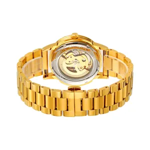 Orologio meccanico automatico da uomo dorato con cinturino in acciaio inossidabile e fondo trasparente.