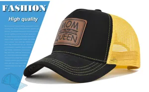 Schwarze Trucker-Cap mit Ledermarkierung, atmungsaktives Mesh für den Sommer.