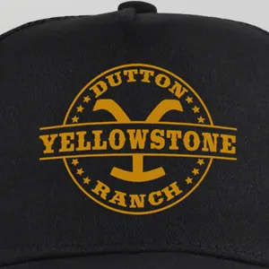 Gorra de béisbol negra de malla con estampado amarillo de Yellowstone Dutton Ranch.