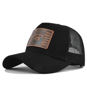 Retro Unisex Cotton Mesh Trucker Hat With Raccoon Leather Patch Curved Brim Adjustable Breathable Sun Protection Baseball Cap