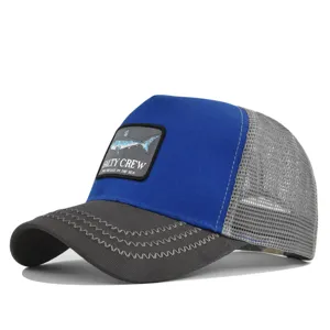 Blau-graue Mesh Trucker Cap mit Haifisch Aufnäher Angelkappe für den Sommer Sonnenschutz.