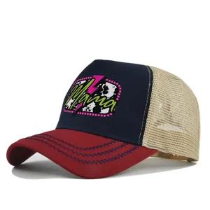 Elegante berretto da baseball Mama con retro in rete traspirante e visiera curva colorata.