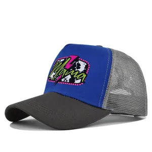 Classico cappellino da baseball trucker con retro in rete, pannello anteriore blu.