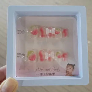 Bonitas uñas postizas para niños fresa rosa juego de manicura hecha a mano 10 piezas