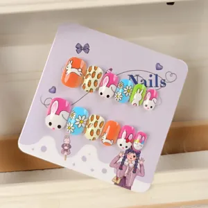Niedliche Cartoon Kaninchen Karotten kuenstliche Naegel fuer Kinder, 10 Stk. Set.