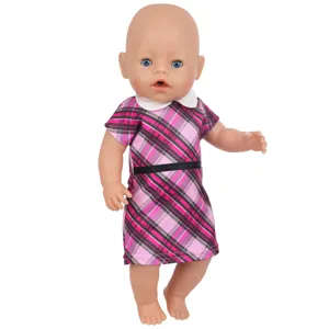 Vestido de verano a cuadros para muñeca de 43cm con cuello blanco y cinturón negro.