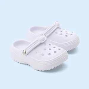 Mini zoccoli bianchi scarpe giocattolo accessori fai da te simpatiche scarpe per animali.