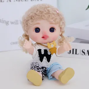 9-inch movable vinyl doll cute princess dress-up toy with curly hair and accessories.