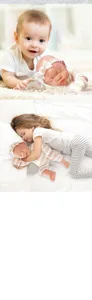 Bambola reborn di 12 pollici con vestito a righe carino e fascia per bambini che giocano.