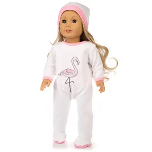 18 Zoll Puppenkleidung Detail, weiße Flamingo Spielanzug und passende Mütze für Puppen.