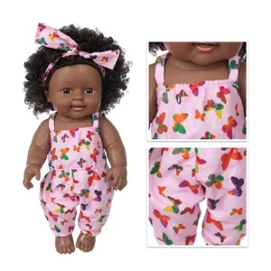 12-Zoll schwarze Babypuppe mit süßem rosa Schmetterling Print Spielzeug Kleidung Set