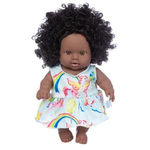 8 Zoll schwarze Babypuppe süßes lockiges Haar buntes Einhorn Regenbogen Kleid Spielzeug Zubehör.