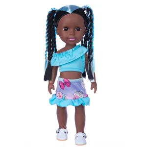 14-Zoll Modepuppe mit stilvollem blauem geflochtenem Haar, trendigem Outfit und süßen Schuhen.
