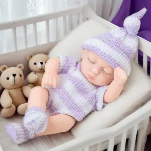 Süße 7-Zoll Reborn Vinyl Babypuppe mit schönem lilafarbenem Strickpullover-Set für Kinder.