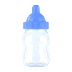 Detailansicht der kleinen blauen und klaren Plastikspielzeug-Babyflasche für Puppen.