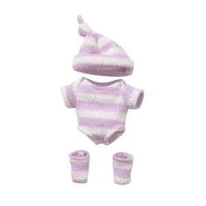 Detailansicht des lila-weiß gestreiften Strickpullover-Sets für 7 Zoll Reborn Puppen Kleidung.