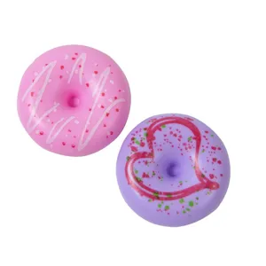 Mini Spielzeug Donuts Set für Puppenhaus Spiel, süße rosa und lila Miniatur Lebensmittel.