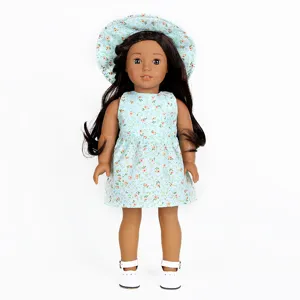 Details des 18 Zoll Puppen Blumenkleid Outfits, wunderschönes Blumenmuster und passender Hut.