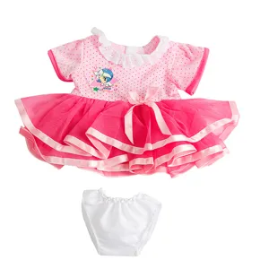 Details zum pinken 18 Zoll Puppenkleid Set mit mehrlagigem Tüllrock und weißen Höschen.