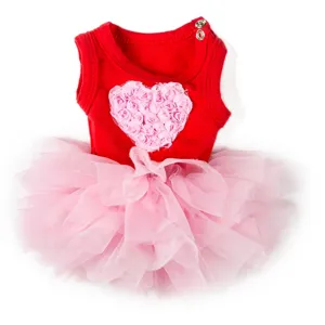 Süßes rot-weißes Puppenkleid mit Herz-Rosen-Aufnäher und Tüllrock für 45cm Puppen Partykleidung.